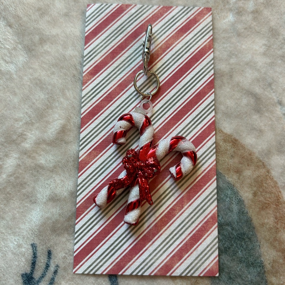 Candy Cane Keychain - Picture 7 of 7